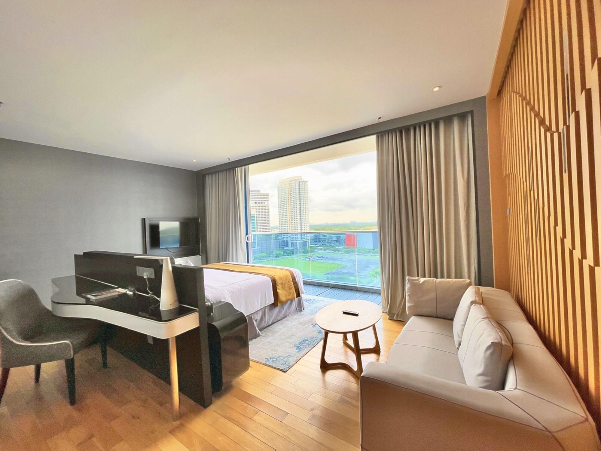 Fraser Place Puteri Harbour Nusajaya  Bagian luar foto A room at the hotel