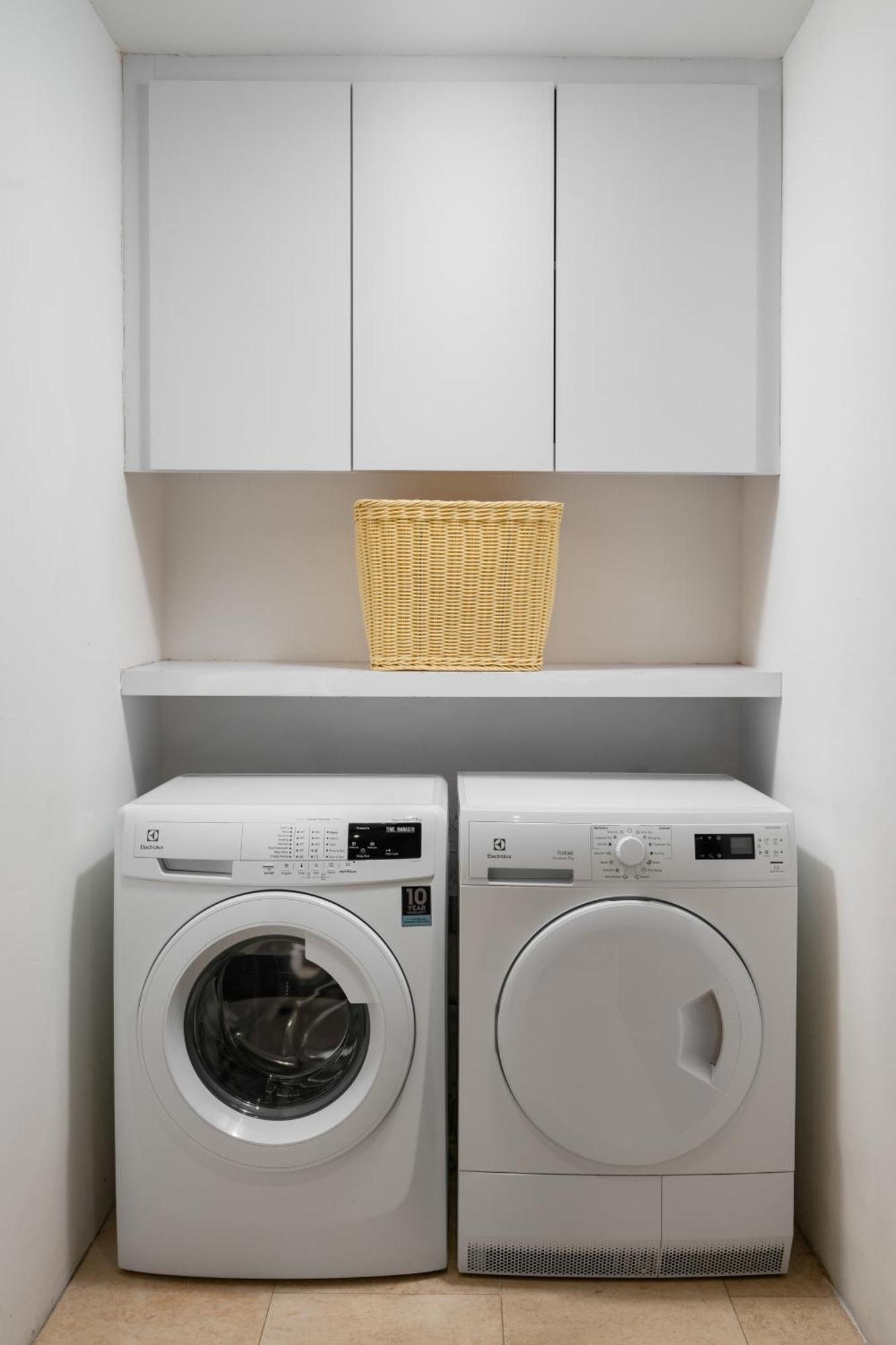 Fraser Place Puteri Harbour Nusajaya  Bagian luar foto Laundry basket