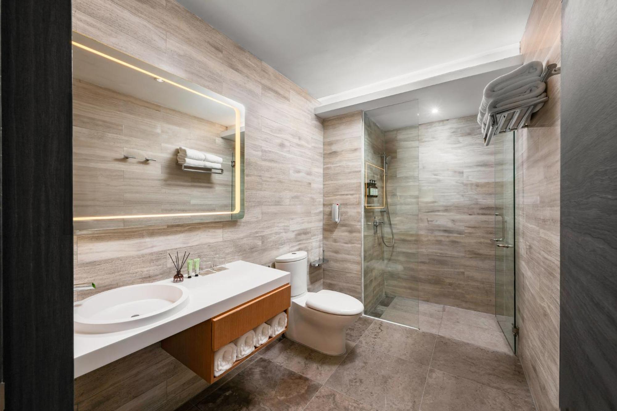 Fraser Place Puteri Harbour Nusajaya  Bagian luar foto Bathroom